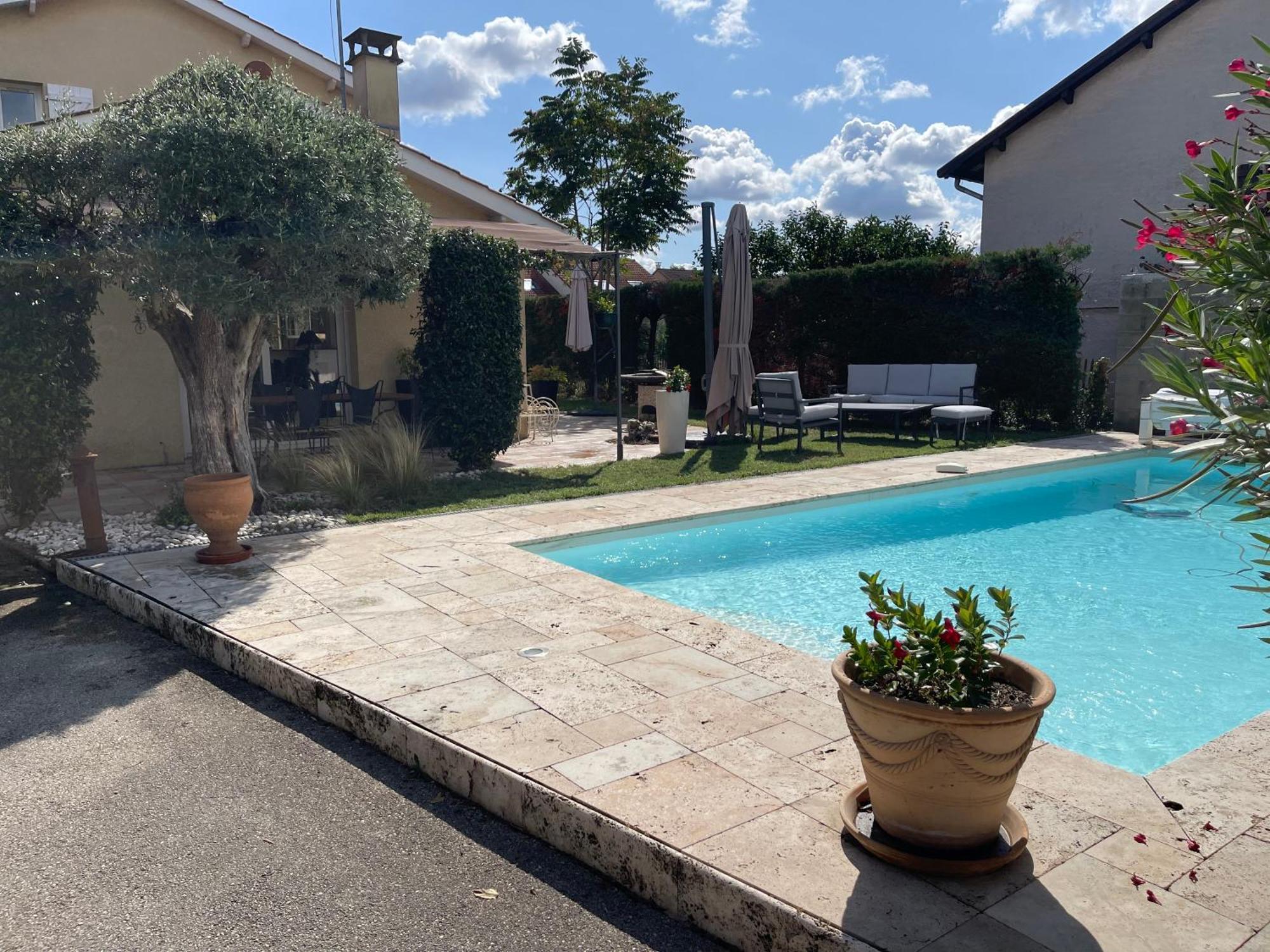 Villa Individuelle - Chassieu Exterior foto